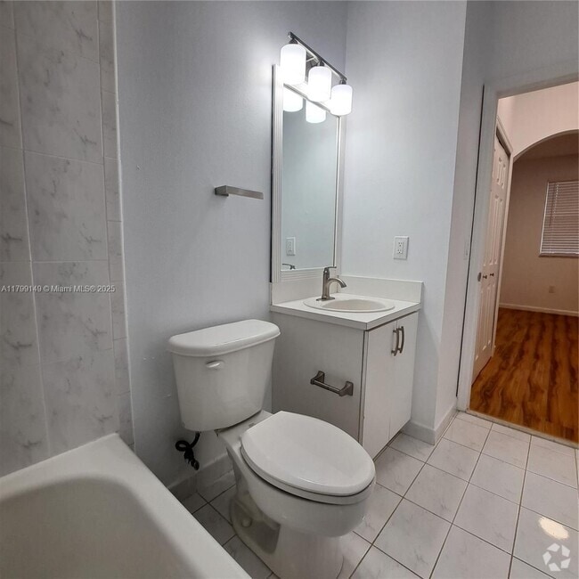 Building Photo - 642 SW 106th Ave Rental