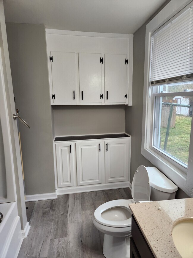 Photo - 1214 St James St