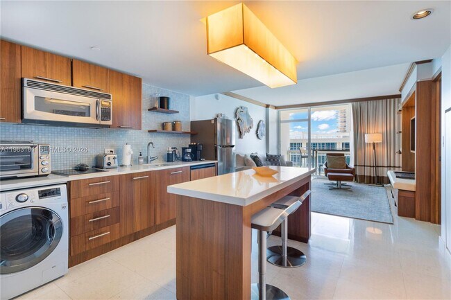 6801 Collins Ave Unit 612