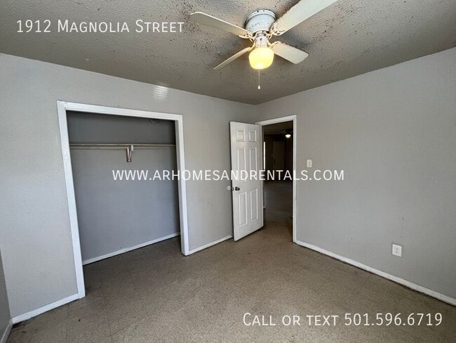 Photo - 1912 N Magnolia St