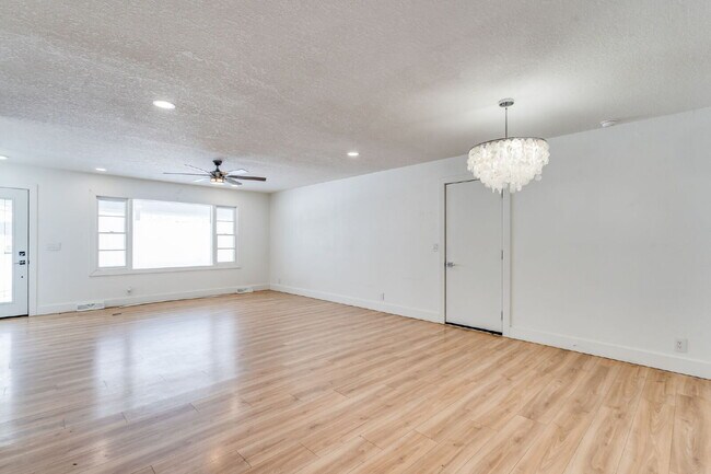 Photo - 1014 S Rosalie Ave