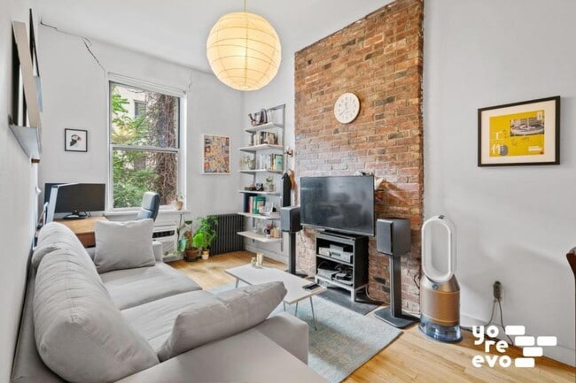 Building Photo - 1 bedroom in NEW YORK NY 10011 Unit 2C Rental