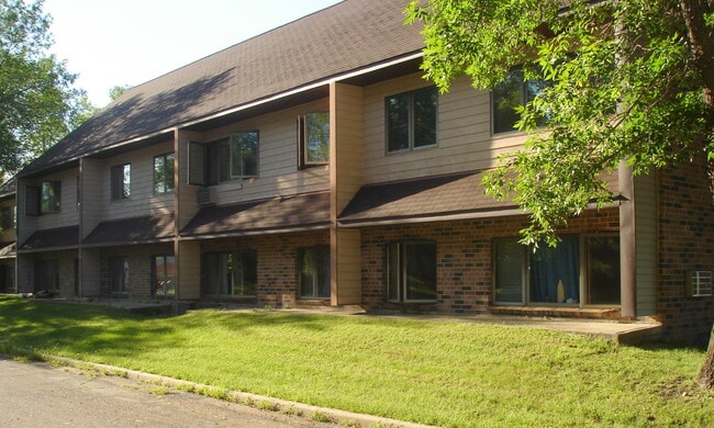 Scotland Green Exterior - Scotland Green Apartments