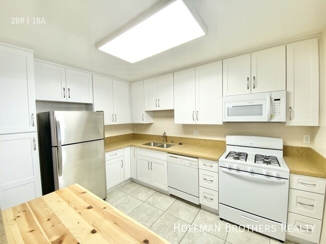 Photo - 1220 N Harper Ave Unit 4