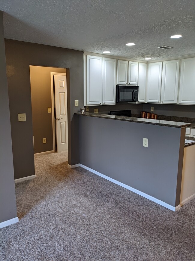 Photo - 2727 Greystone Dr Unit Apt. B