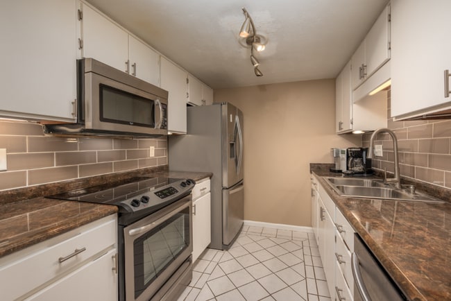 Photo - 510 E Gillespie St Unit E 25