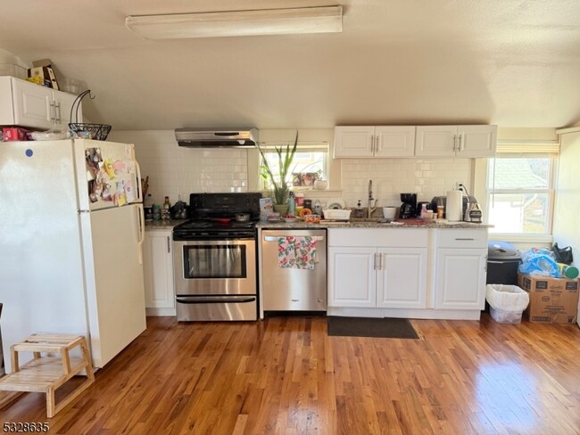 Photo - 74 Grove St Apartment Unit 3