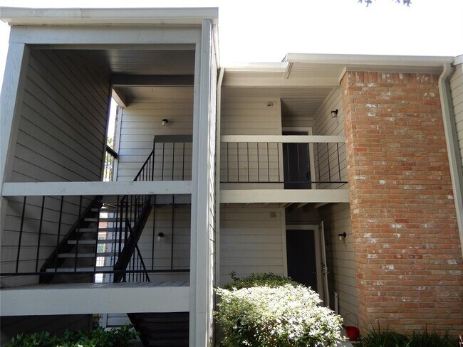 Building Photo - 17401 Red Oak Dr Unit 58 Rental