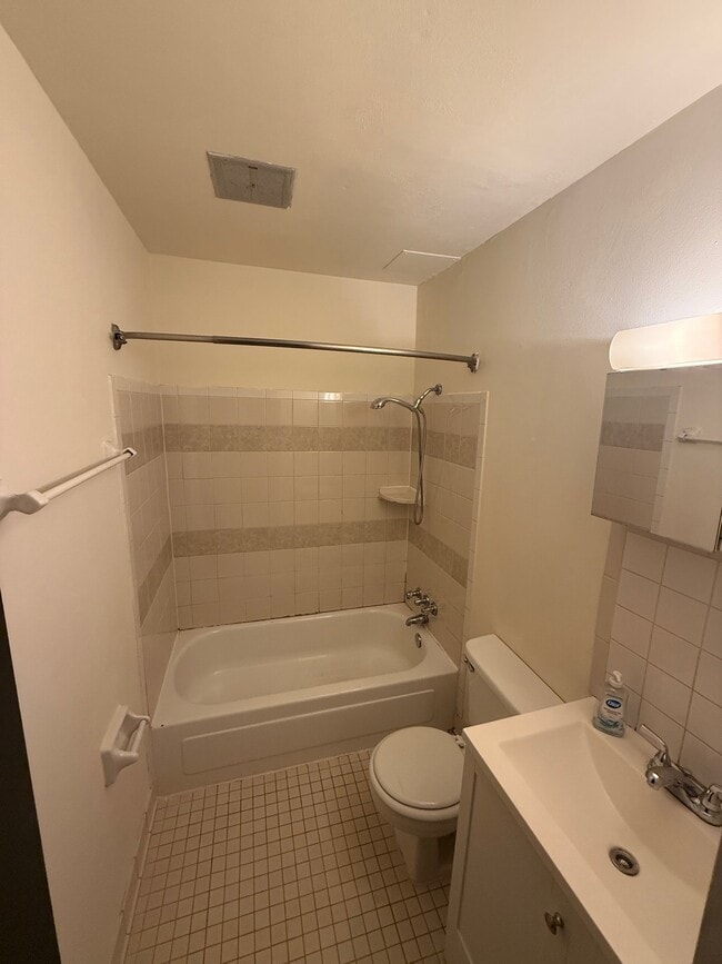 Photo - 2605 N Frederick Ave Unit 215