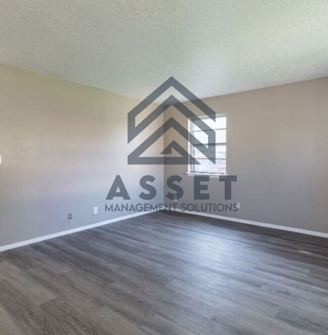 Photo - Tulsa Duplex Unit 6309 S Owasso Ave