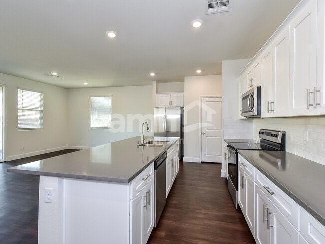 Photo - 582 Topiary Pk Ave