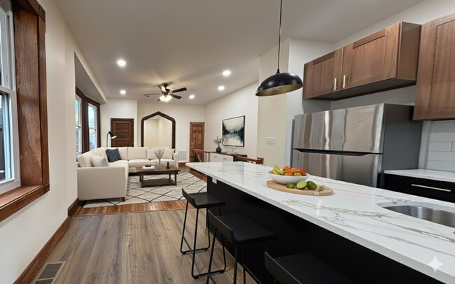 Building Photo - 219 Manheim St Unit 1