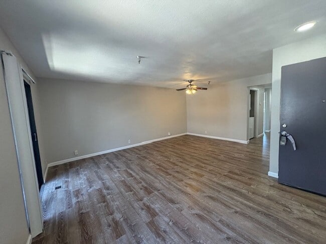 Building Photo - 55 Stenner St