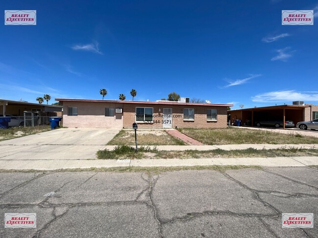 Building Photo - Tucson Blvd & Irvington Rd area - 4 Bedroo... Rental