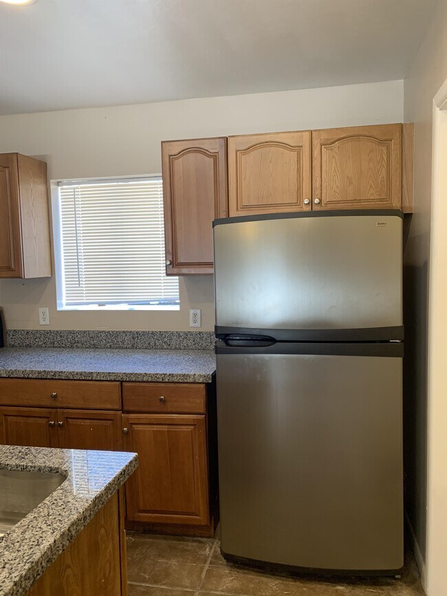 Photo - 308 E Blacklidge Dr Unit 1
