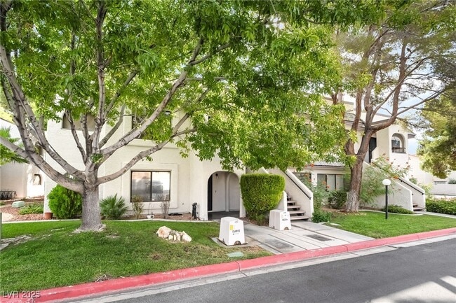 Building Photo - 1418 Santa Margarita St Unit A