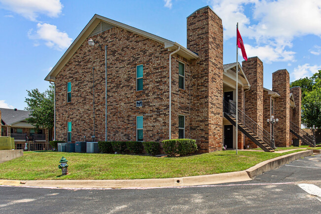 Towne Lake Apartments - Towne Lake Apartments