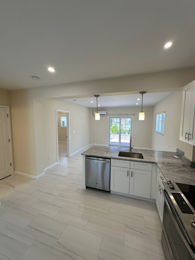 Photo - 191 Anchorage St Unit B