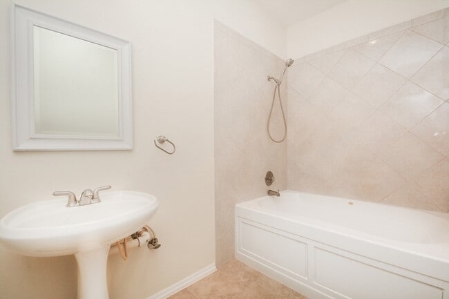Photo - 664 Wilcrest Dr Unit 664