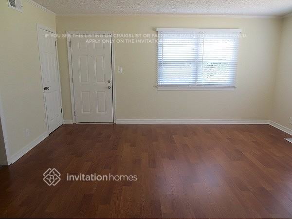 Photo - 1359 Raymond Dr