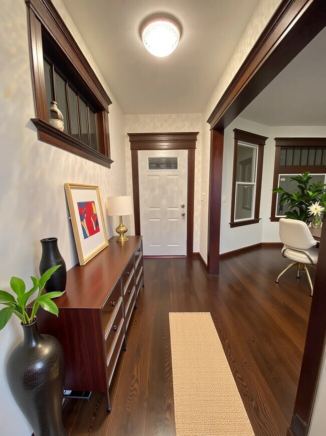 Photo - 664 Gladstone Ave Unit 664 Gladstone Ave