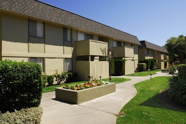 Photo - 7007 Inglewood Ave