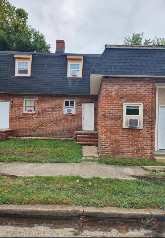 Photo - 212 S Dunlop St