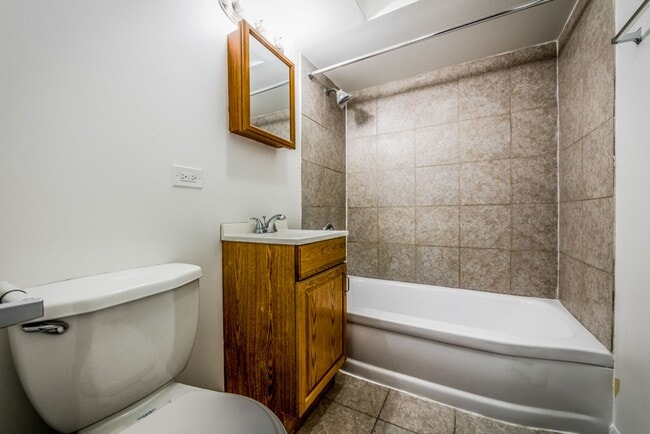 Photo - 410 E 107th St Chicago, IL 60628