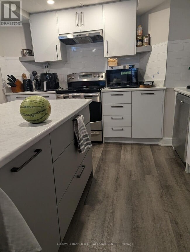 Photo - 89 Depeuter Crescent