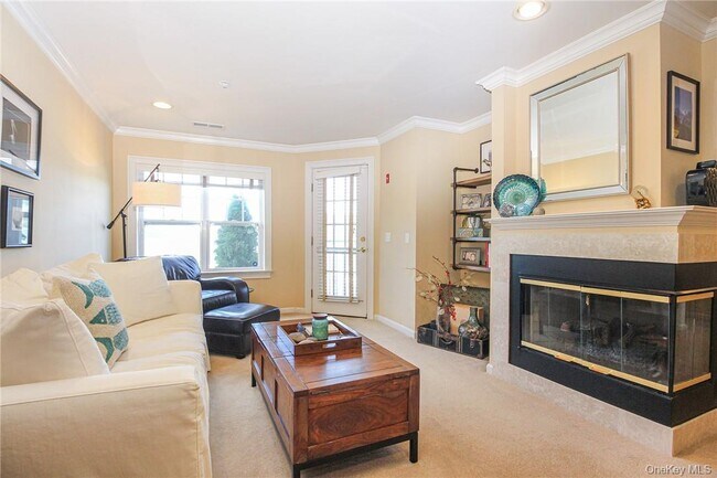 Photo - 213 Waterside Close