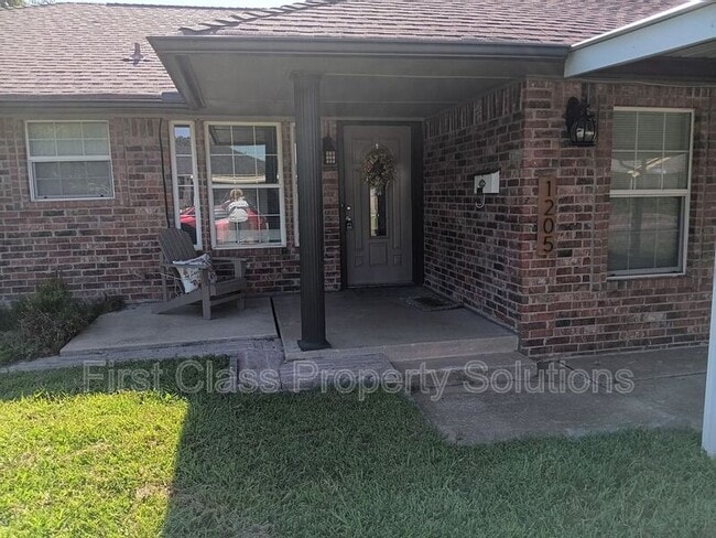 Photo - 1205 S Howard Ave