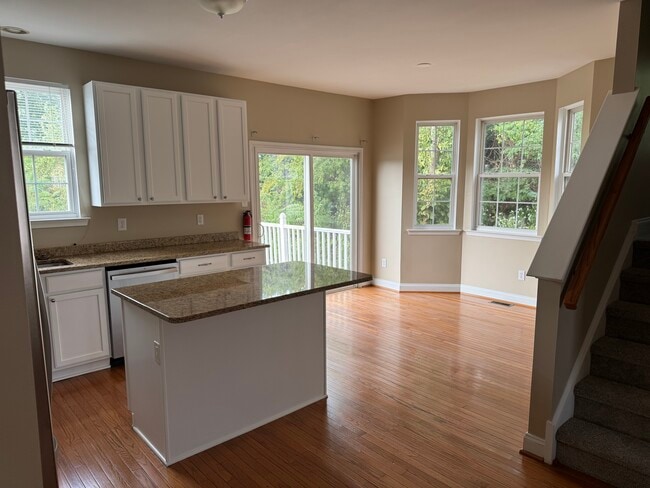 Photo - 434 W 5th Ave