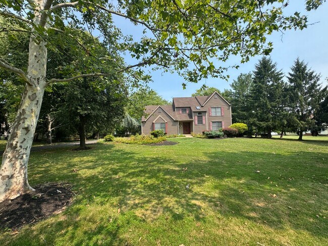 102 Ravenwood Pl