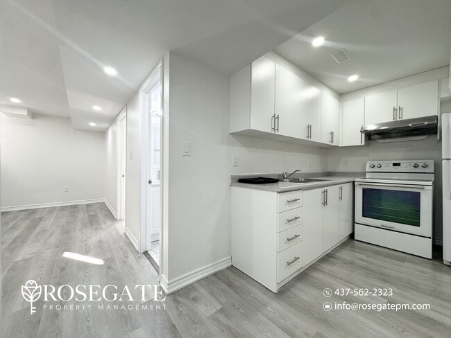 Photo - Spacious 1-Bedroom Basement Apartment with Walk-In Closet & In-Unit Laundry – Brampton Unité 2