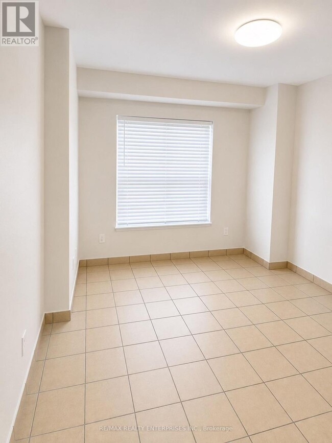 Photo - 1136 Dufferin St