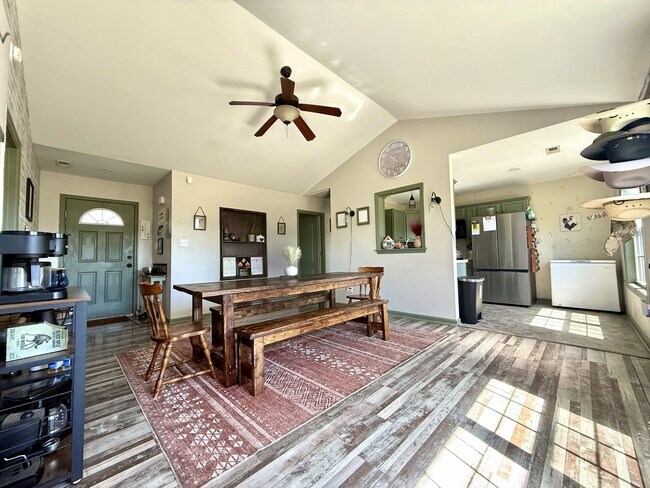 Photo - 110 Cherry Grove Dr