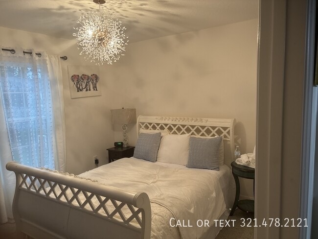 Photo - 567 Poplar St SE