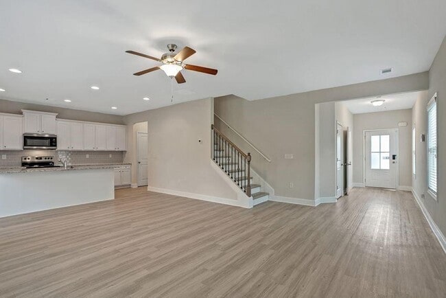 156 Chase Landing Dr