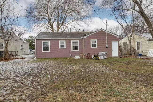 Photo - 2520 S twin Oaks St