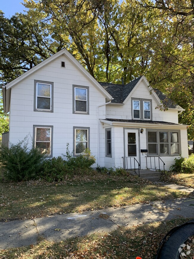 Building Photo - 112 N Murphy St Rental