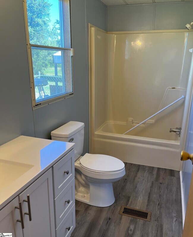 Photo - 13807-13221 US-221