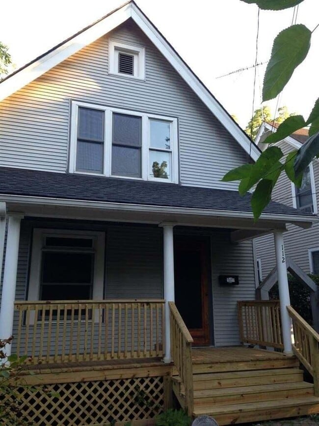 Photo - 112 E Davis Ave