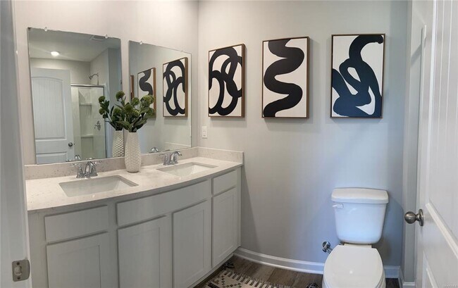 Photo - 6006 Singleton St