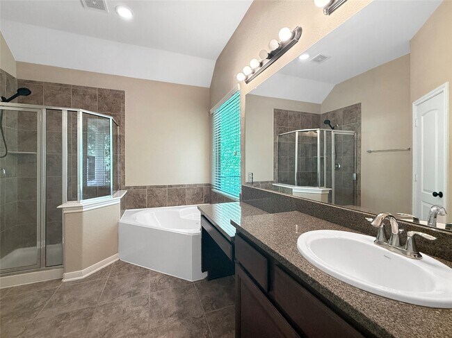 Photo - 26 Cheswood Manor Drive