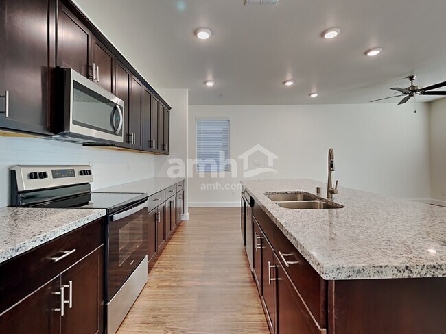 Photo - 80 Cabaletta Ln