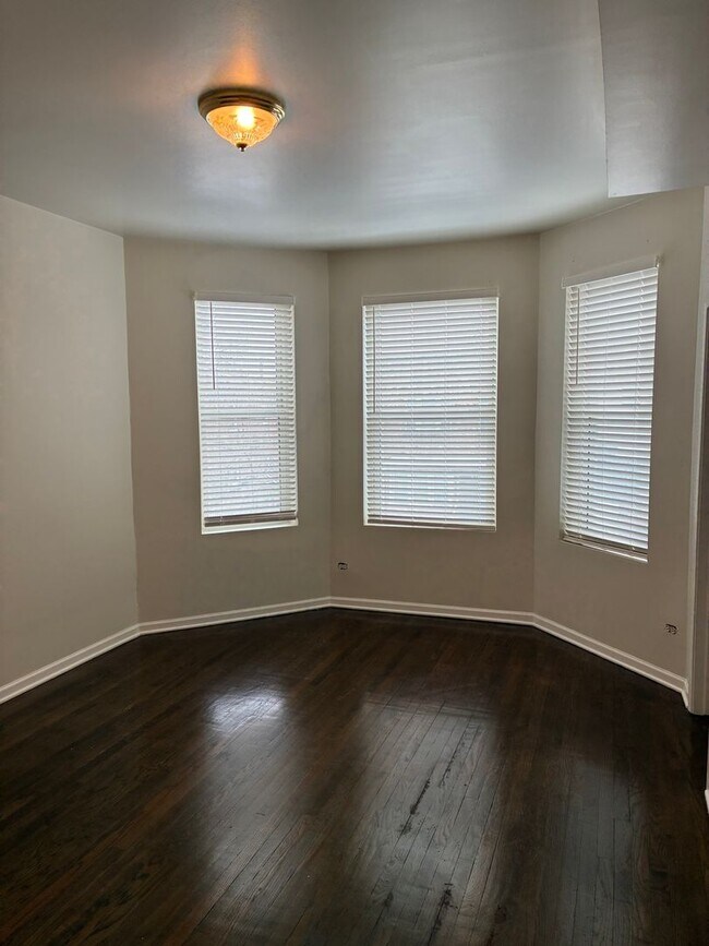 Photo - 1235 S Kolin Ave Unidad 2