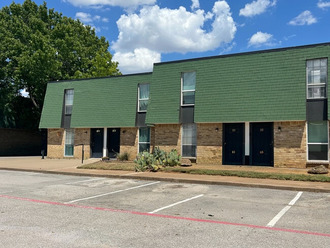 Oakcrest Apartments