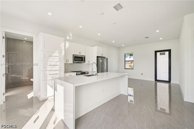 Photo - 4402 E 19th St