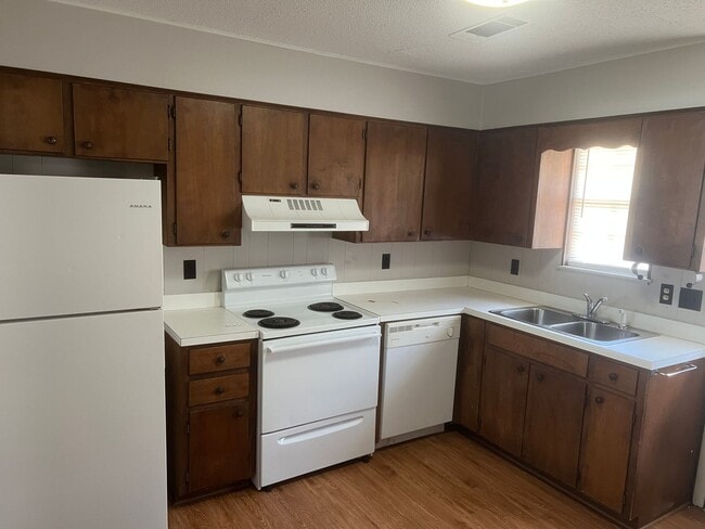 Photo - 2 Bed 1 Bath Duplex