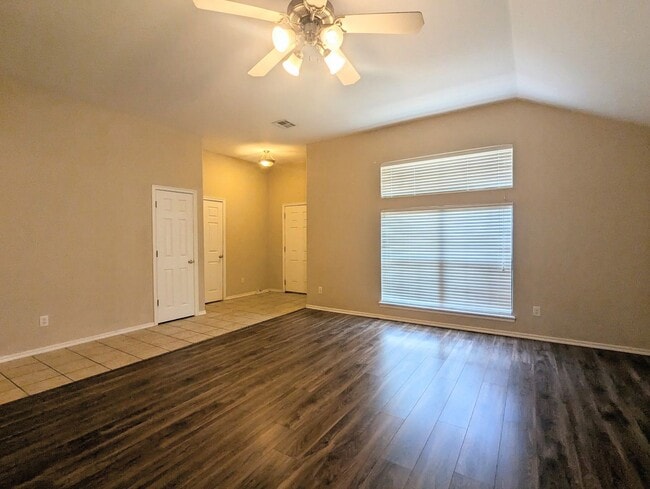 Photo - 2612 Deer Run Dr
